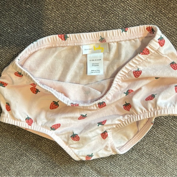 Bloomingdale’s Strawberry Print Dress and Bloomer Set - Picture 4 of 6